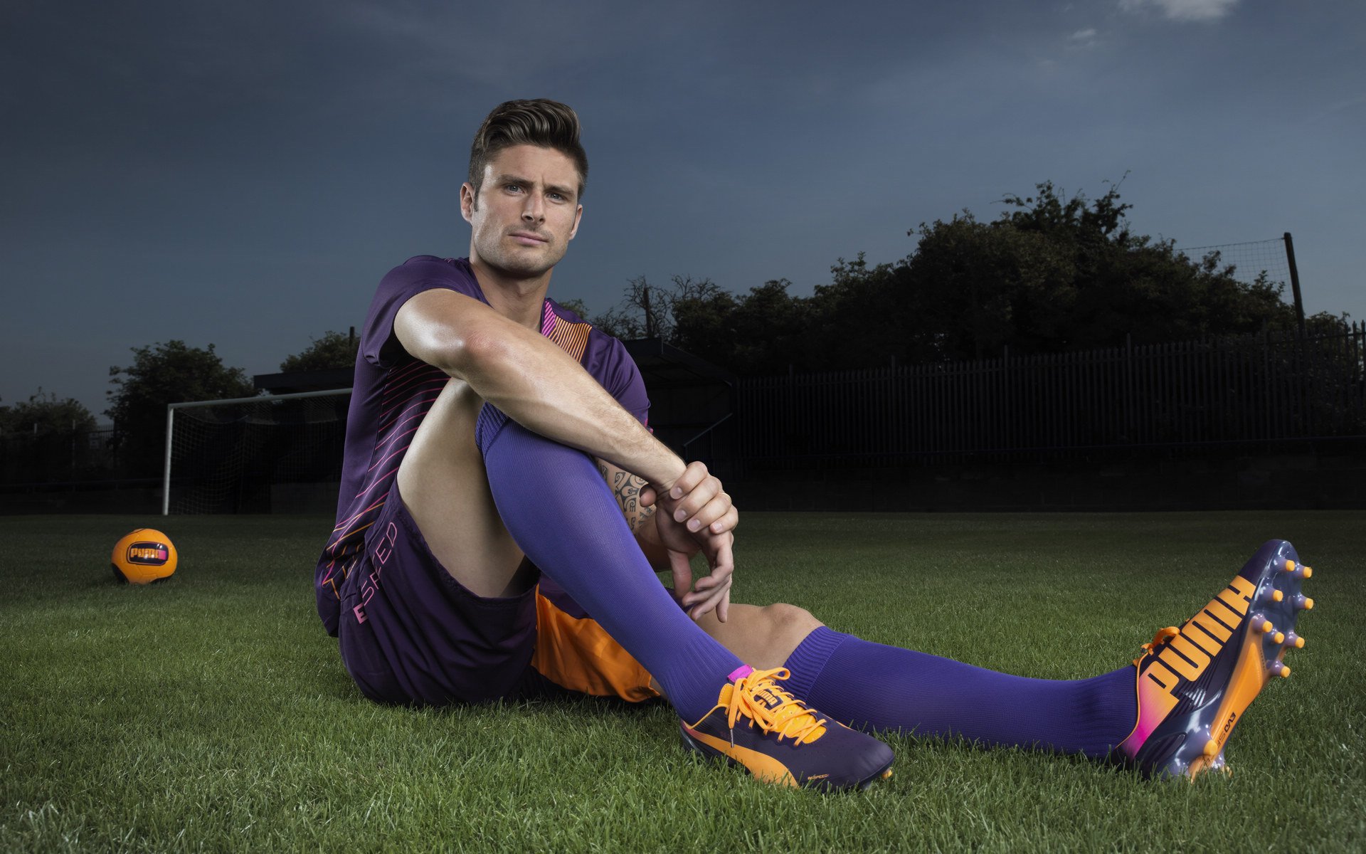 “德甲最后阶段，豪门全员拼搏争冠军”，德甲榜首