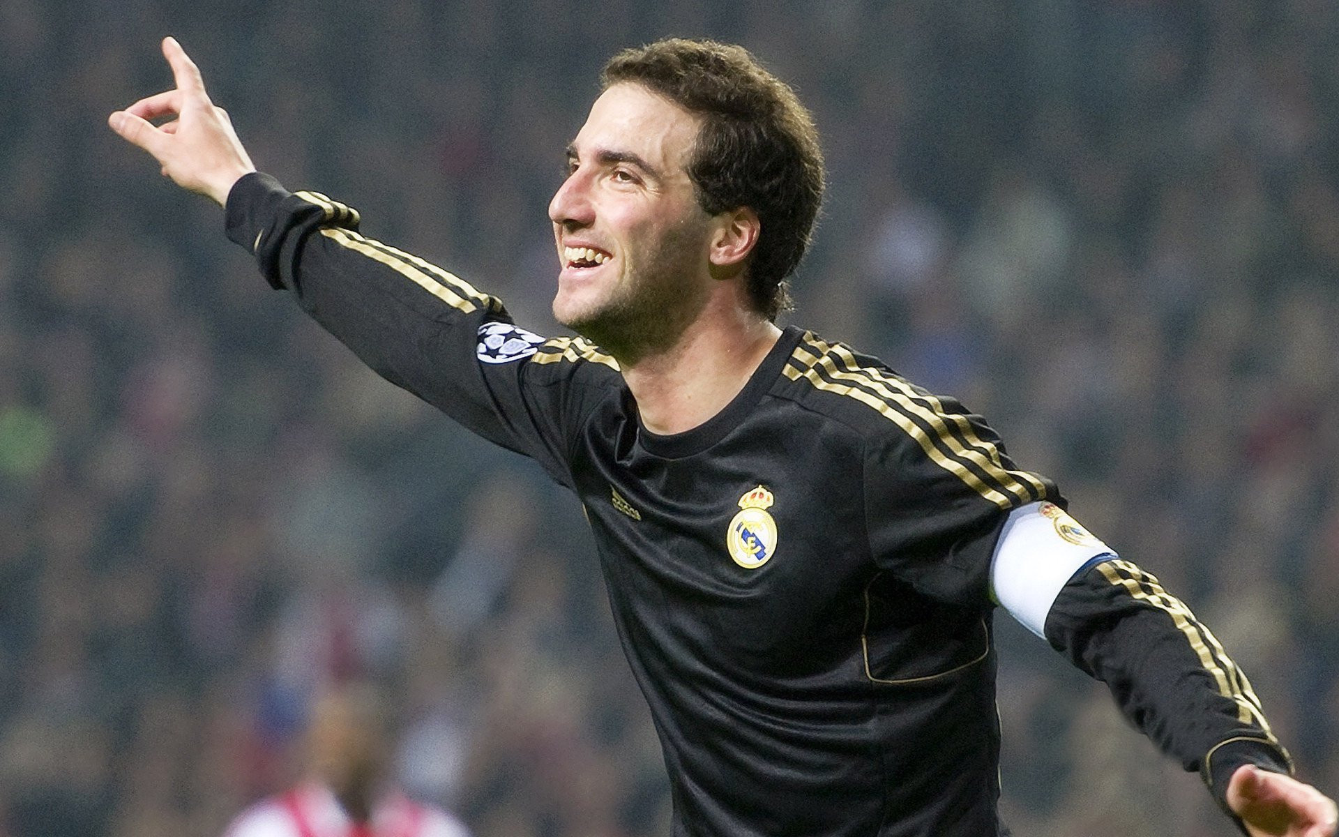 国际足球赛事逐步常态化,竞技水平显著提升,国际足球比赛的比赛时间是多少